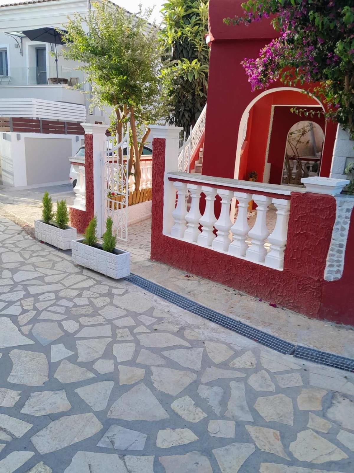 Anatoli Studios In Front Of The Beach 메손기 외부 사진